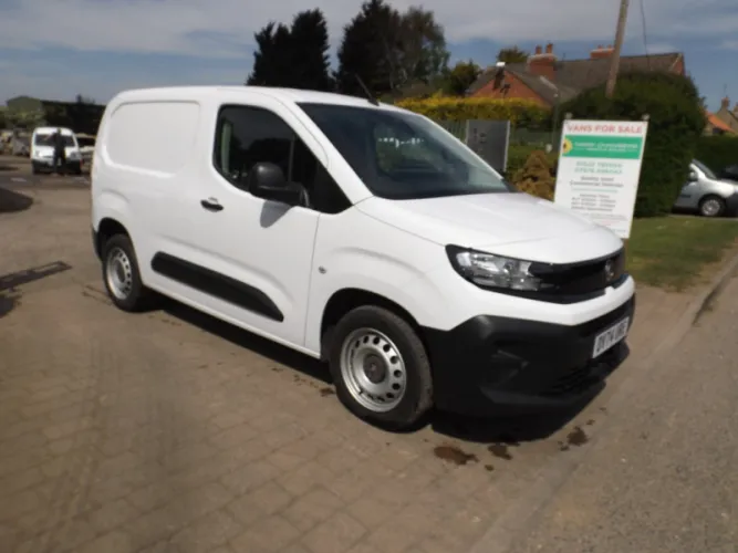 2024 VAUXHALL COMBO photo 1