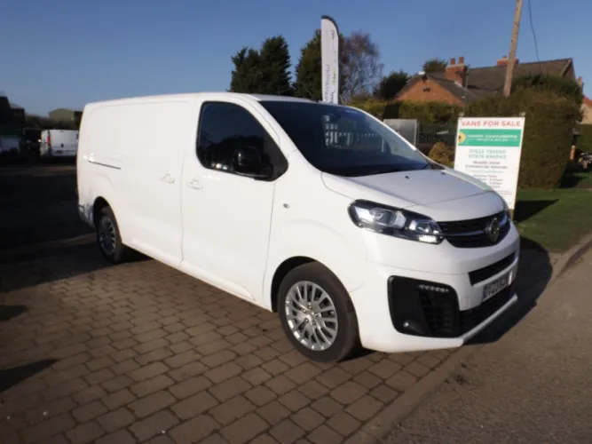 2023 VAUXHALL VIVARO photo 1