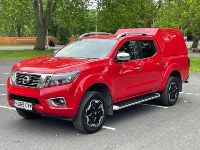 2020 NISSAN NAVARA photo 1