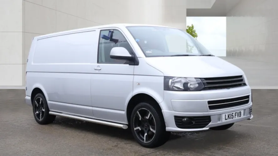 2015 VOLKSWAGEN TRANSPORTER photo 1