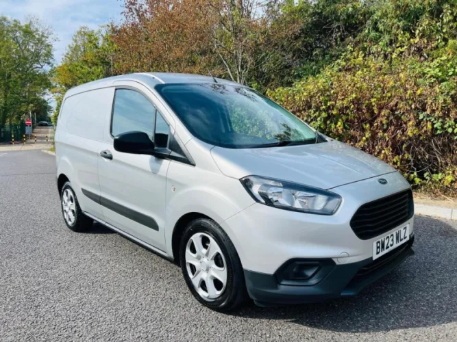 2023 FORD TRANSIT COURIER photo 1