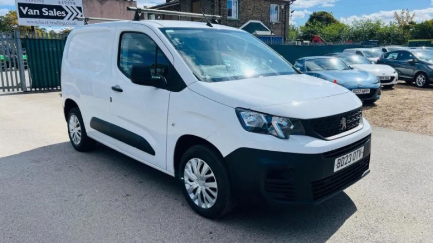 2023 PEUGEOT PARTNER photo 1