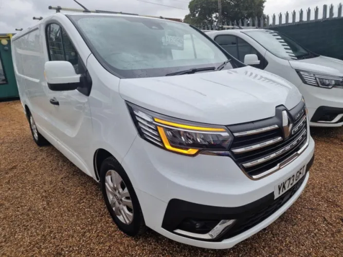 2023 RENAULT TRAFIC photo 1