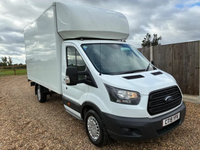 2019 FORD TRANSIT photo 1