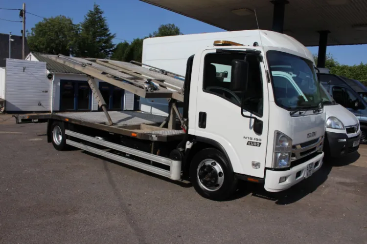 2022 Isuzu Forward photo 1