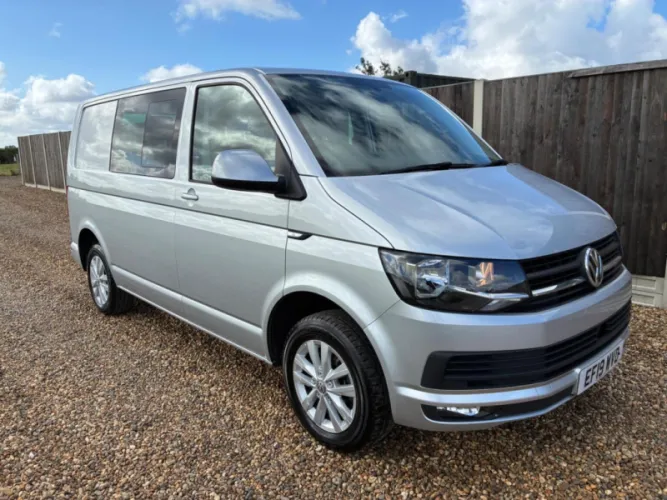 2019 VOLKSWAGEN TRANSPORTER photo 1
