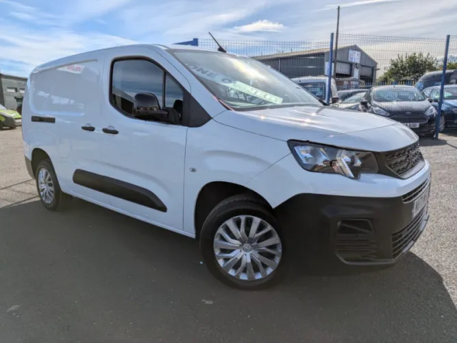 2022 PEUGEOT PARTNER photo 1