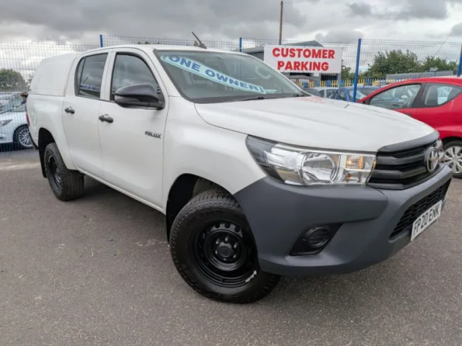 2020 TOYOTA HILUX photo 1