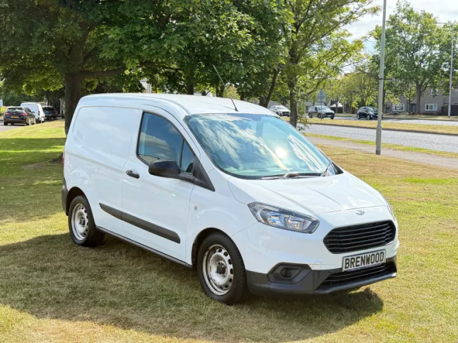 2021 Ford Transit Courier photo 1