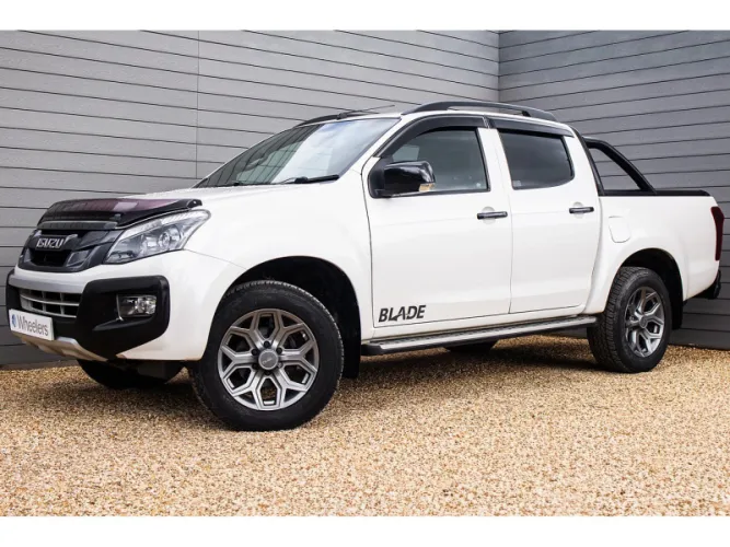 2015 Isuzu D-Max photo 1