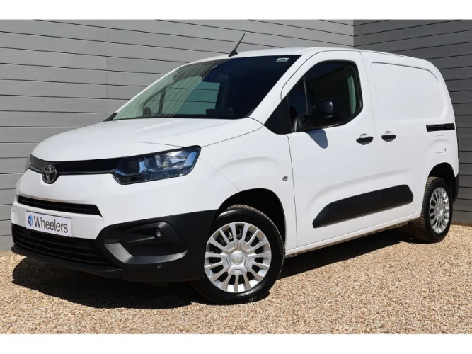 2023 Toyota PROACE CITY photo 1