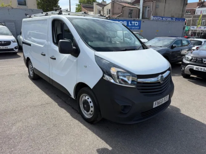 2018 VAUXHALL VIVARO photo 1
