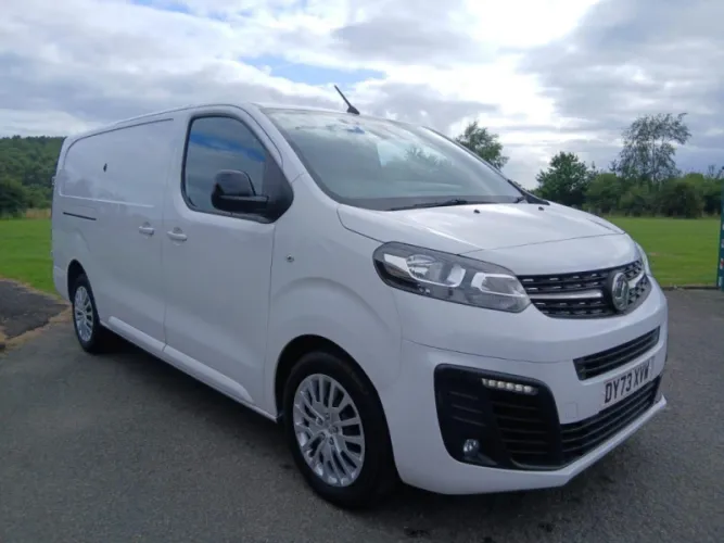 2023 VAUXHALL VIVARO photo 1