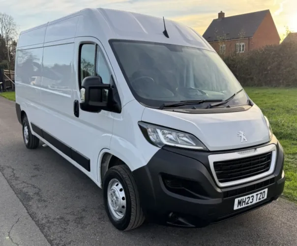 2023 PEUGEOT BOXER photo 1