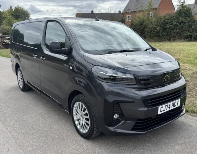 2025 PEUGEOT EXPERT photo 1