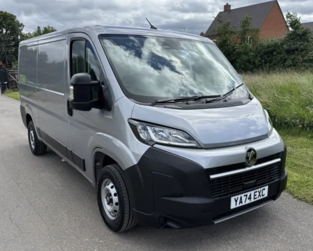 2025 VAUXHALL MOVANO photo 1