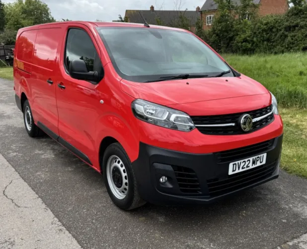 2022 VAUXHALL VIVARO photo 1