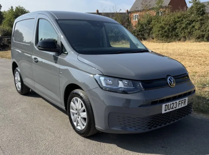 2023 VOLKSWAGEN CADDY photo 1
