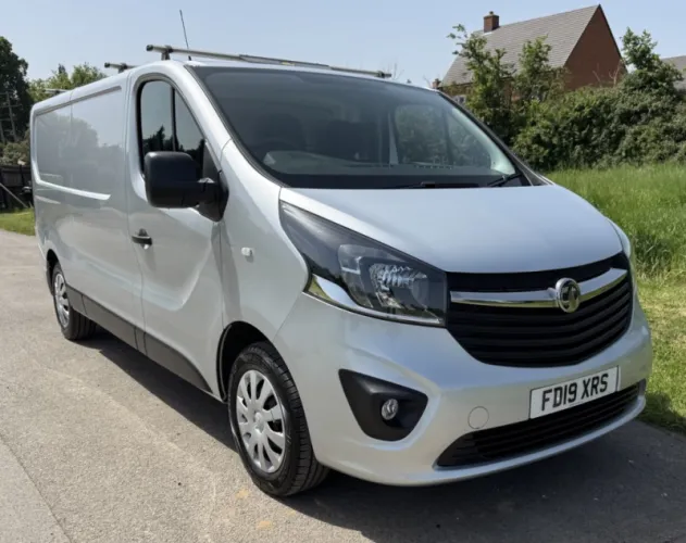 2019 VAUXHALL VIVARO photo 1