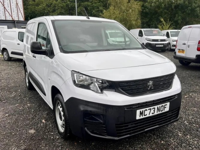2023 PEUGEOT PARTNER photo 1
