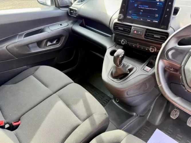 2021 PEUGEOT PARTNER photo 1