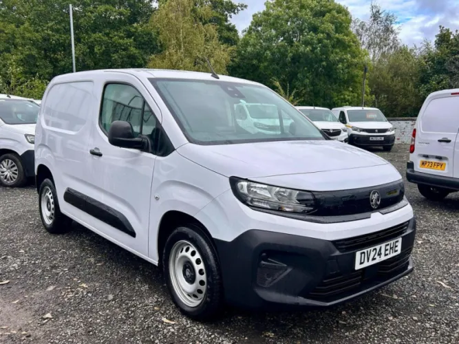 2024 VAUXHALL COMBO photo 1