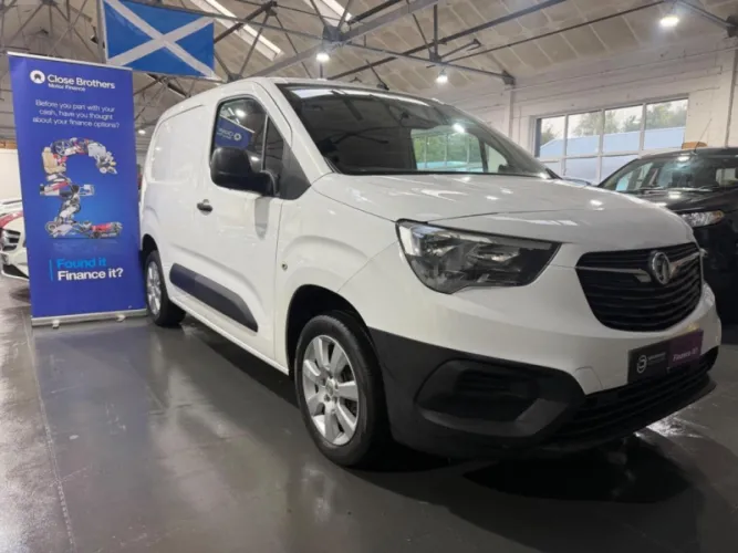 2019 VAUXHALL COMBO photo 1