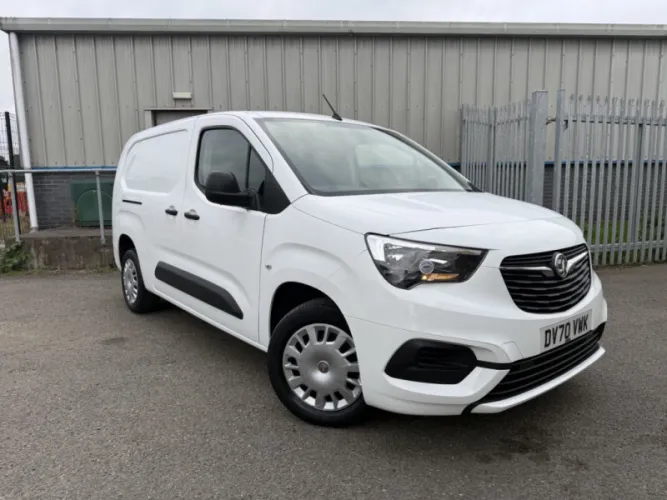 2020 VAUXHALL COMBO photo 1