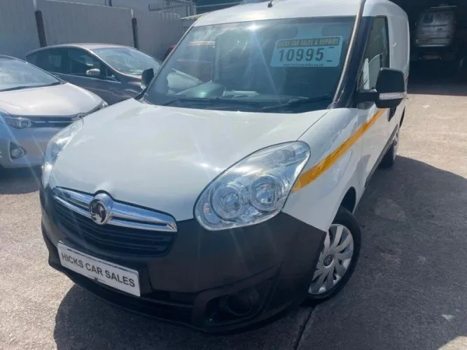 2017 Vauxhall Combo photo 1
