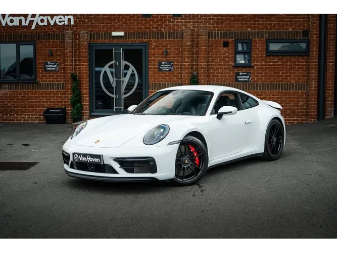 2025 Porsche 911 photo 1