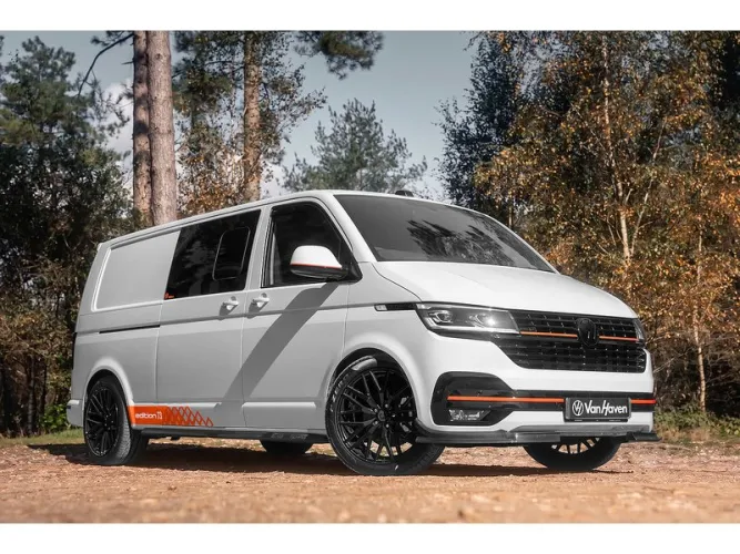 2024 Volkswagen Transporter photo 1