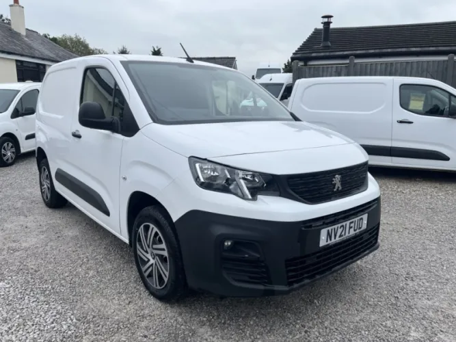 2021 PEUGEOT PARTNER photo 1