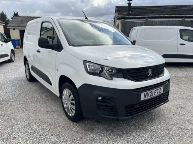 2021 PEUGEOT PARTNER photo 1