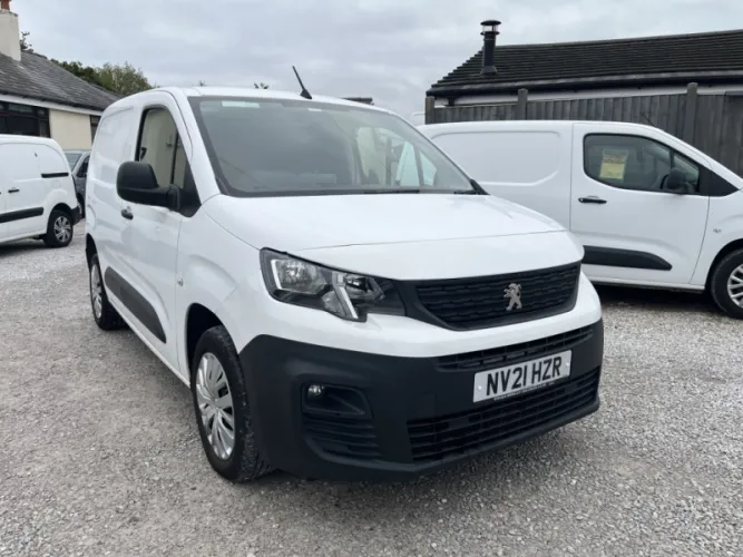 2021 PEUGEOT PARTNER photo 1