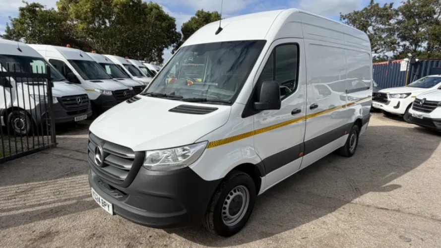 2024 MERCEDES-BENZ SPRINTER photo 1